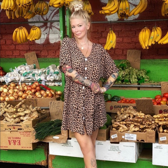 Jenna Jameson Dresses & Skirts - My Favorite Leopard button down swing dress